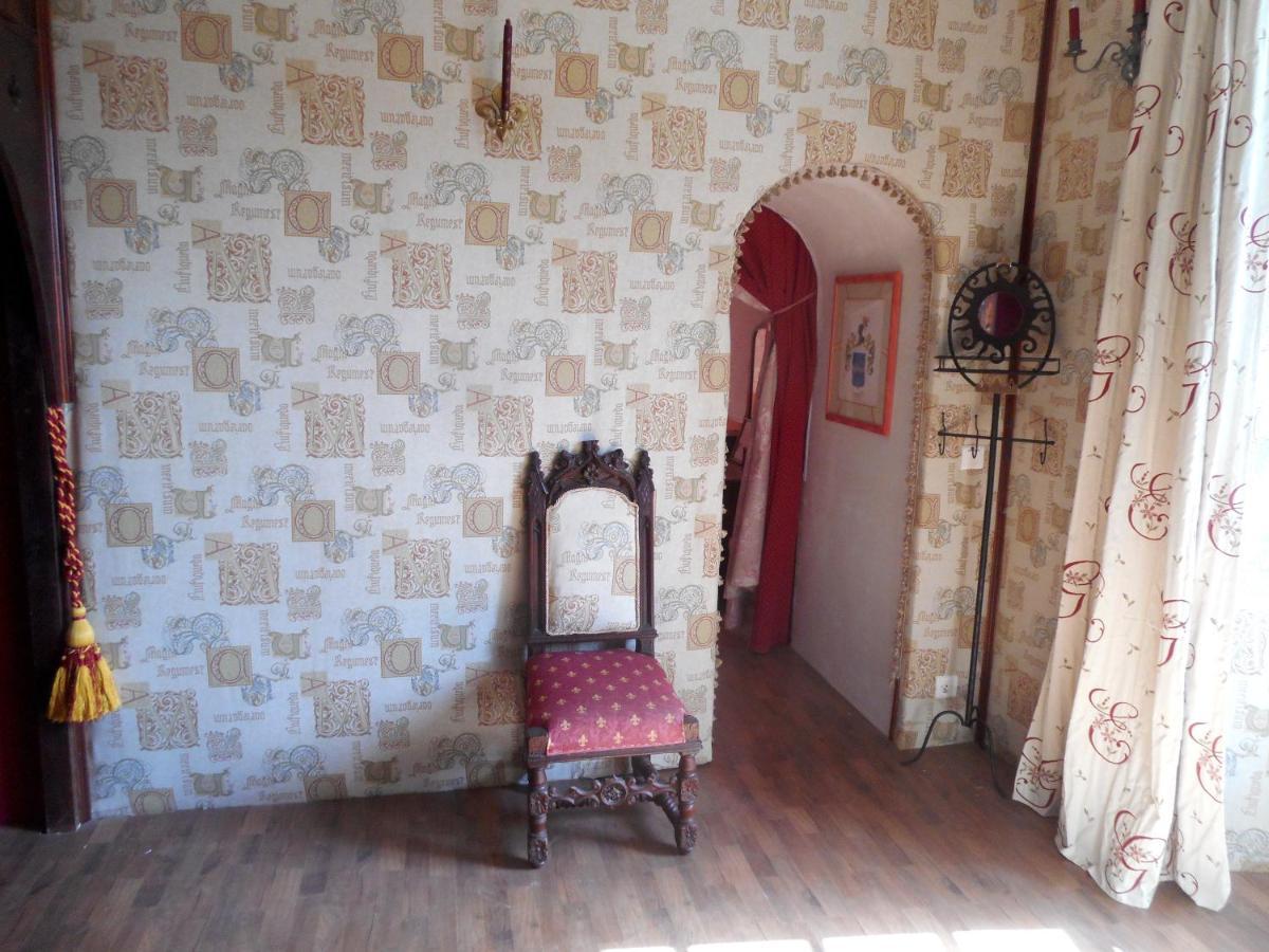 Logis De La Meschaussee, Dans Donjon Du Xie Siecle Canet  Exterior foto